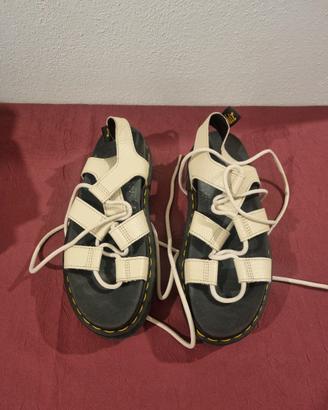 Sandali Dr Martens