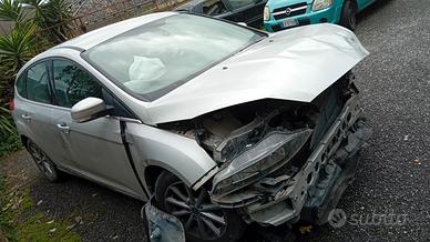 ford focus restyling 1.5 tdci (incidentata)