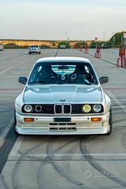 BMW E30