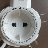 Adattatore spina da viaggio 