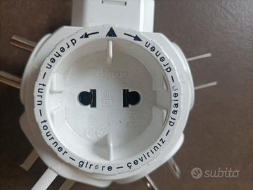 Adattatore spina da viaggio 