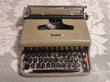 macchina per scrivere 