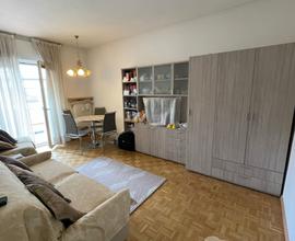 Bilocale con ampio balcone