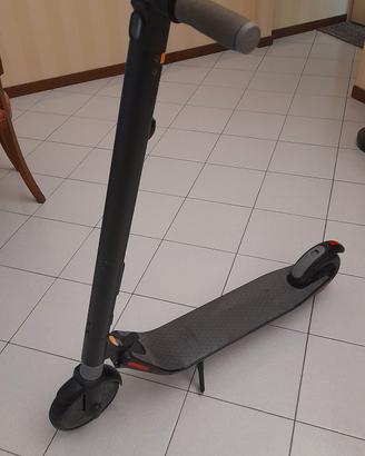 Monopattino elettrico Ninebot