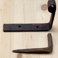 Antica cerniera in ferro battuto