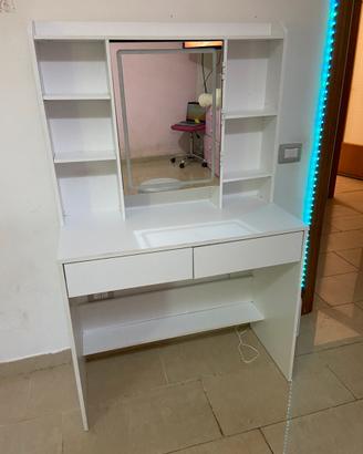 postazione da trucco con specchio/casetti
