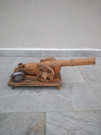 Soprammobile Cannone in legno