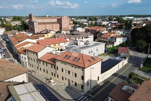 4 LOCALI A SAN MARTINO DI LUPARI