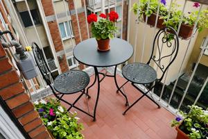 MONOLOCALE CON BALCONE, X 1 sola persona