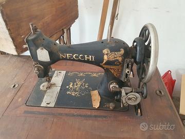 Macchina da cucire a pedale