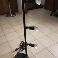 lampada con tre faretti 