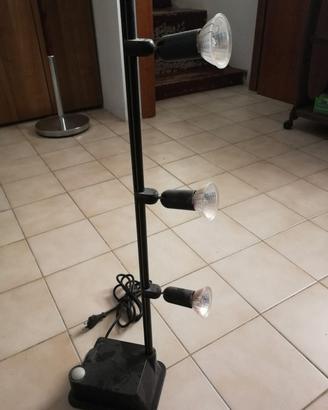 lampada con tre faretti 
