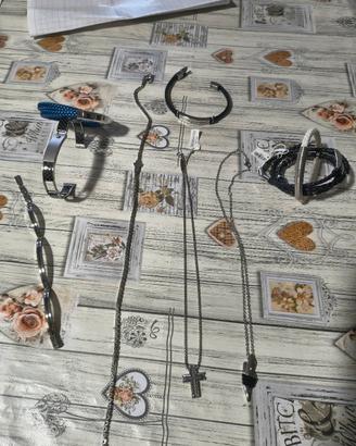 Bracciali e collane 