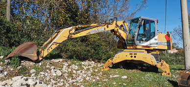 Escavatore gommato CASE 788. Con solo1790 ore