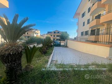 Appartamento 4 vani con giardino di 360 mq