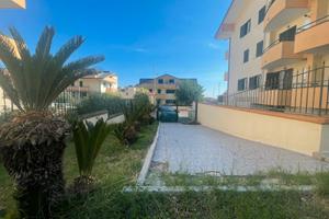 Appartamento 4 vani con giardino di 360 mq