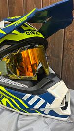 Moto cross abbigliamento e casco