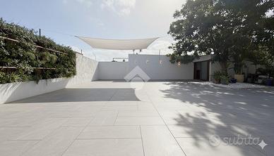 CASA SEMINDIPENDENTE A GIUGLIANO IN CAMPANIA