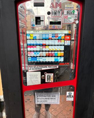Distributore automatico per sigarette