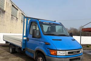IVECO Daily 35C 13 2.8D PL CASSONATO