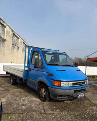 IVECO Daily 35C 13 2.8D PL CASSONATO