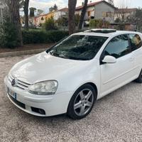 Volkswagen Golf 1.6 metano