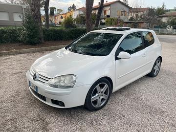 Volkswagen Golf 1.6 metano