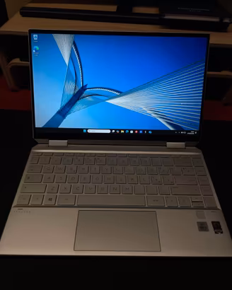 HP Spectre x360 13" Premium 2-in-1 | Core i5, 8GB