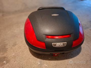 bauletto givi 56 litri simply completo di piastra 