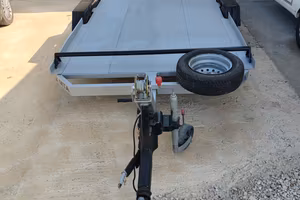 Rimorchio auto basculante con rampe