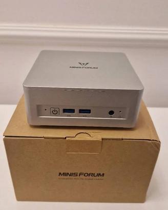 Minisforum UM870 Slim AMD Ryzen 7 8745H