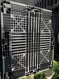 Bancali in plastica usati