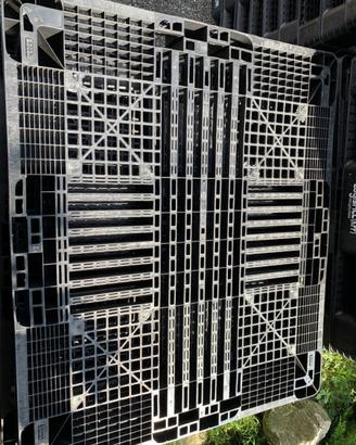 Bancali in plastica usati