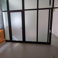 Parete divisoria vetro alluminio h 3 m con porta