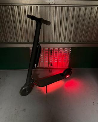 Monopattino elettrico Segway Ninebot ES2