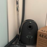 Aspirapolvere aeg con scatola