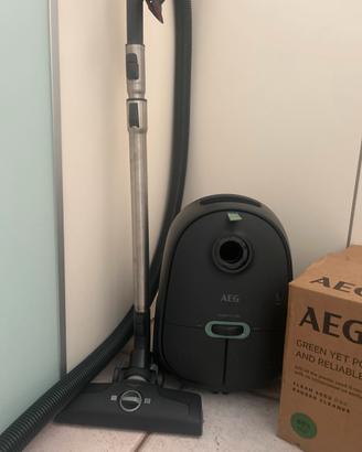 Aspirapolvere aeg con scatola