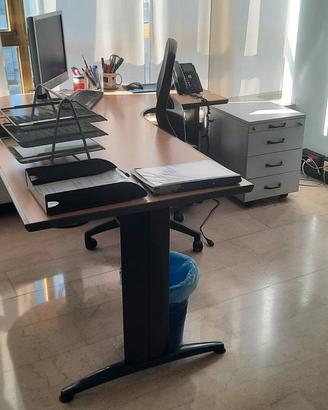 MOBILI UFFICIO