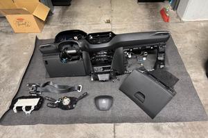Peugeot 208 accessori e ricambi come nuovi