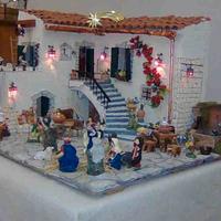 Presepe artigianale con ambientazione mediterranea