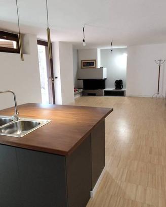TRILOCALE CON TERRAZZO IN ZONA CENTRALE