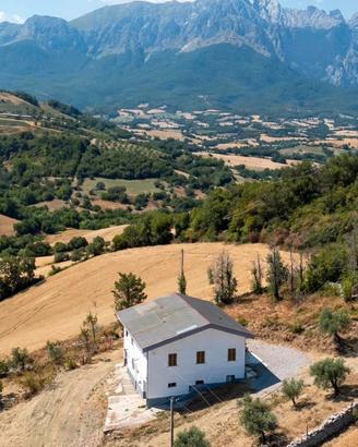 Arsita (TE) villa indipendente 200 mq+5000 terreno