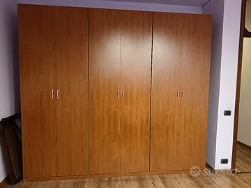 Armadio a tre ante