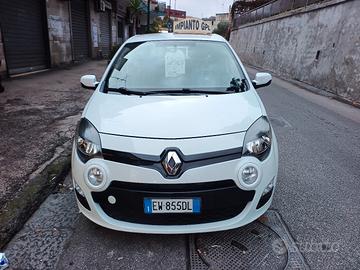 Renault Twingo  night & day 