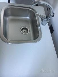 Piano cucina con lavello