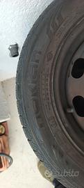 gomme invernali Nokian 185 60 R15 con cerchi