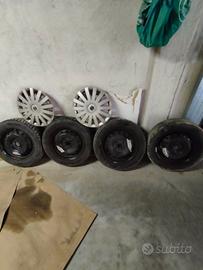 Gomme invernali montate su cerchi da 15