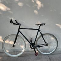 Bici a scatto fisso