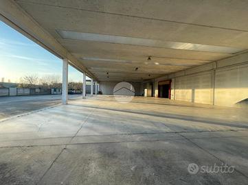 CAPANNONE A ALBANO SANT'ALESSANDRO