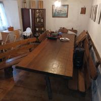 Tavolo artigianale in legno massello